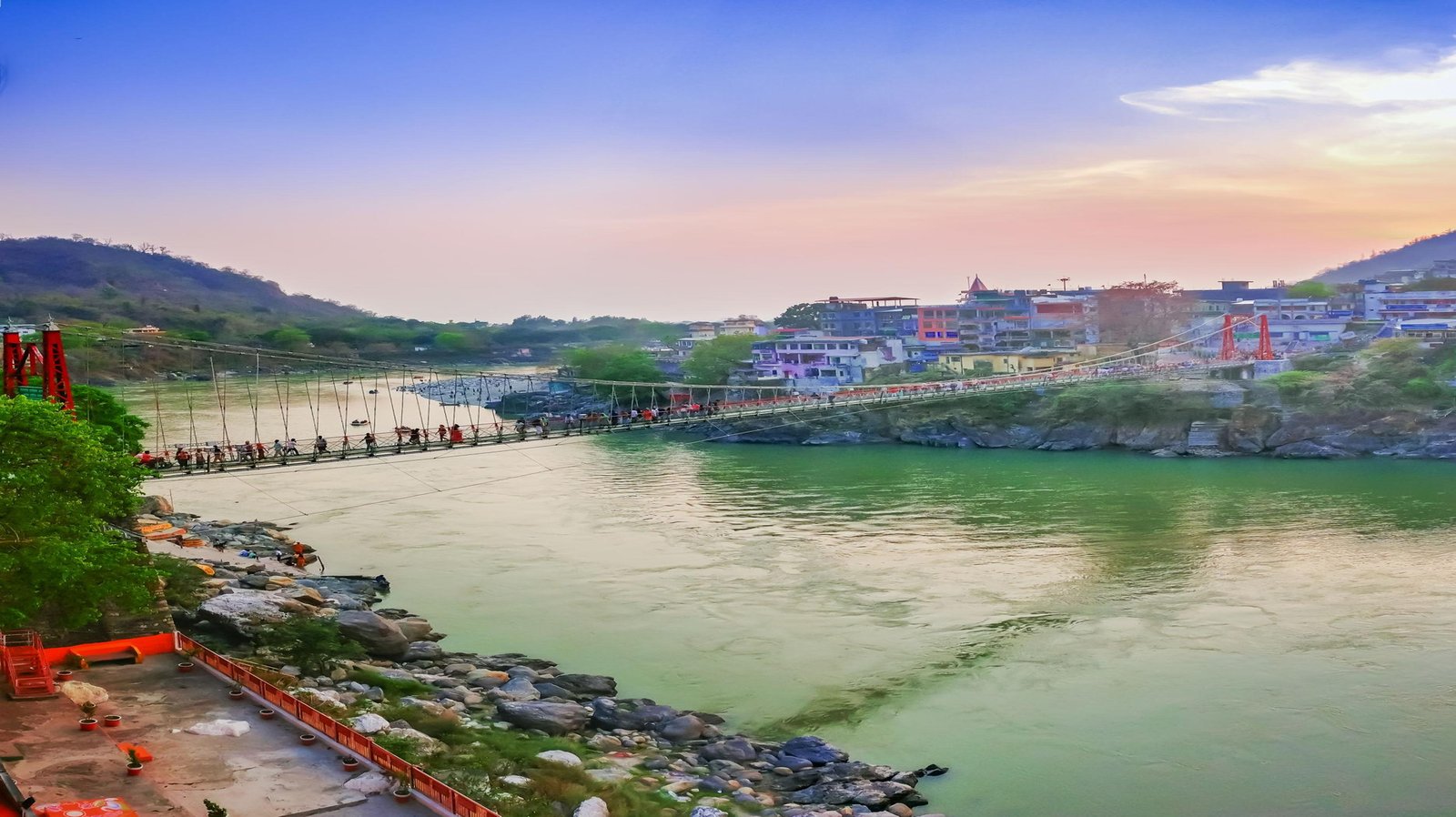 Rishikesh Travel Guide 2026 – Digital Detox, Workation, Cafés, Adventure & Hidden Gems